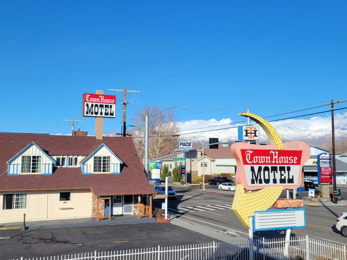 Townhouse Motel Bishop Bagian luar foto