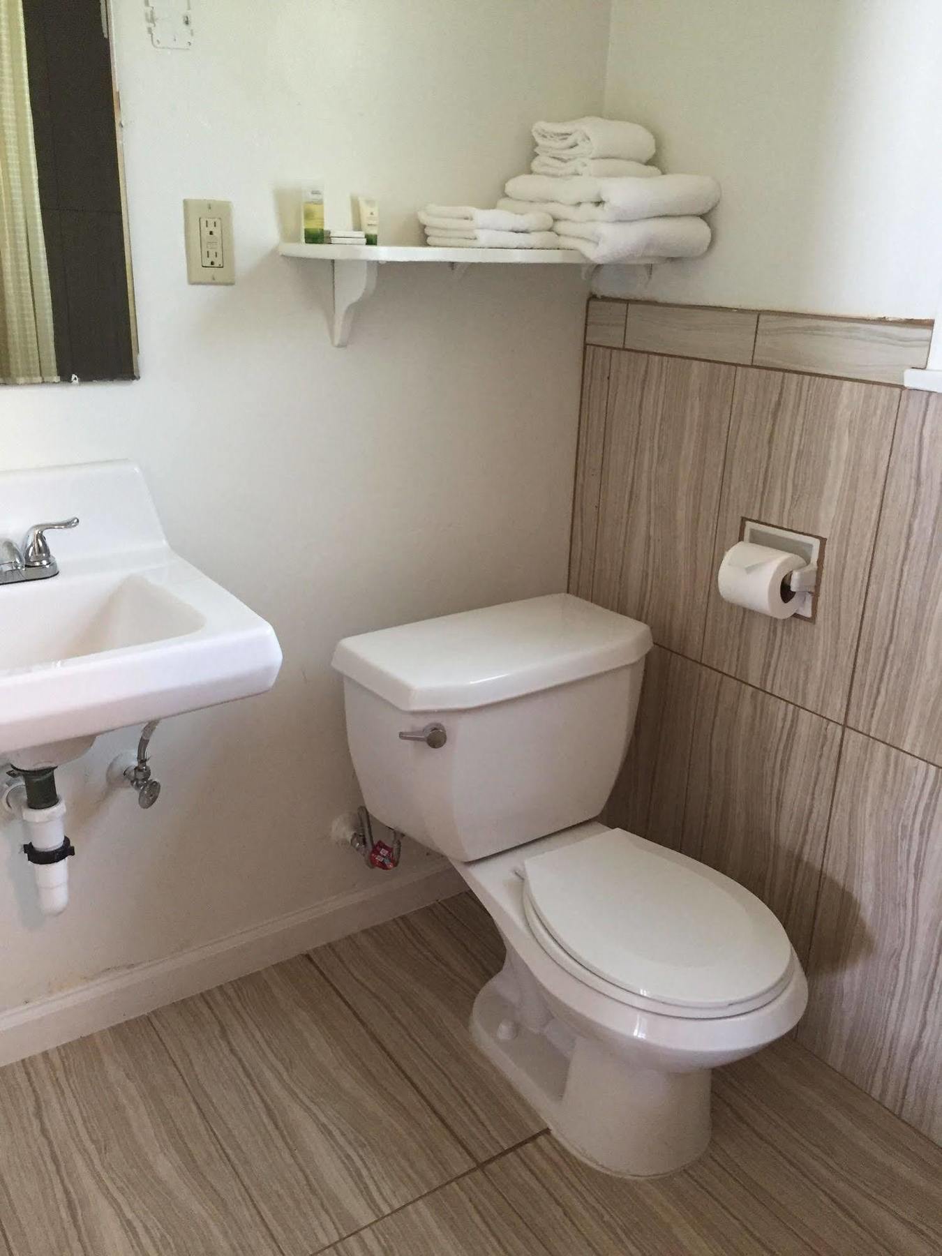 Townhouse Motel Bishop Bagian luar foto